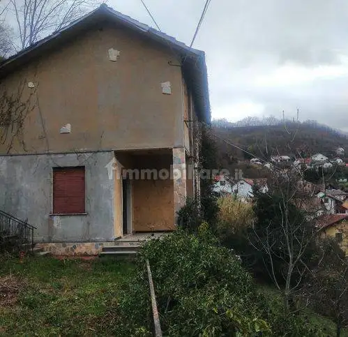 Villa in vendita a Valbrevenna