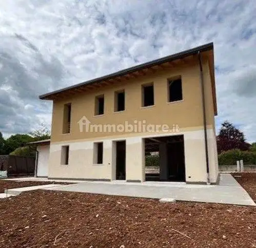 Villa in vendita a Nervesa della Battaglia