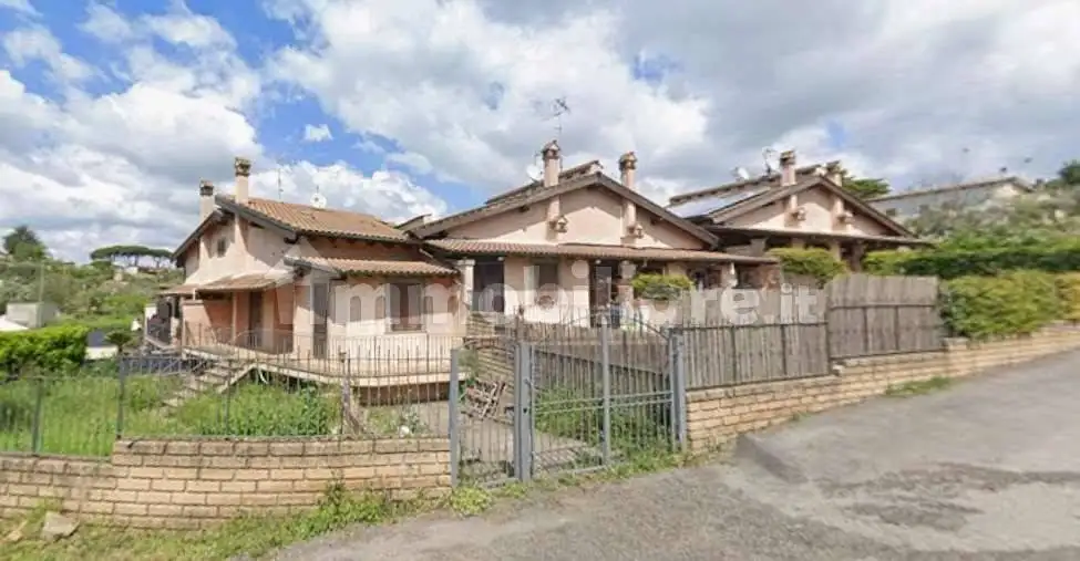 Villetta a schiera in asta a Roma