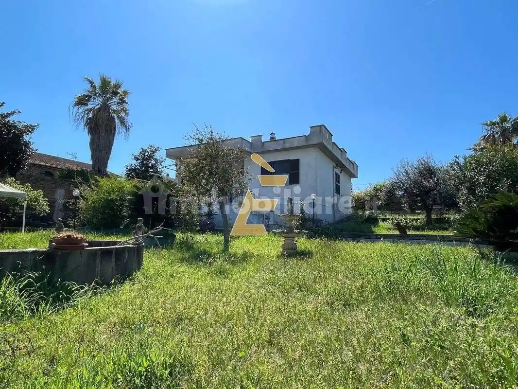 Villa unifamiliare via Lago di Bolsena, Lido dei Pini, Anzio - foto 2