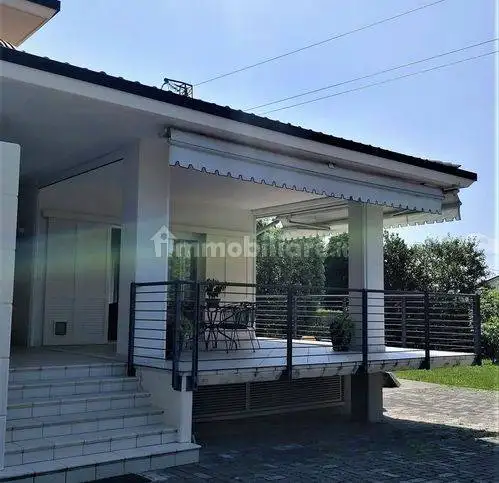 Villa in vendita a Volpago del Montello