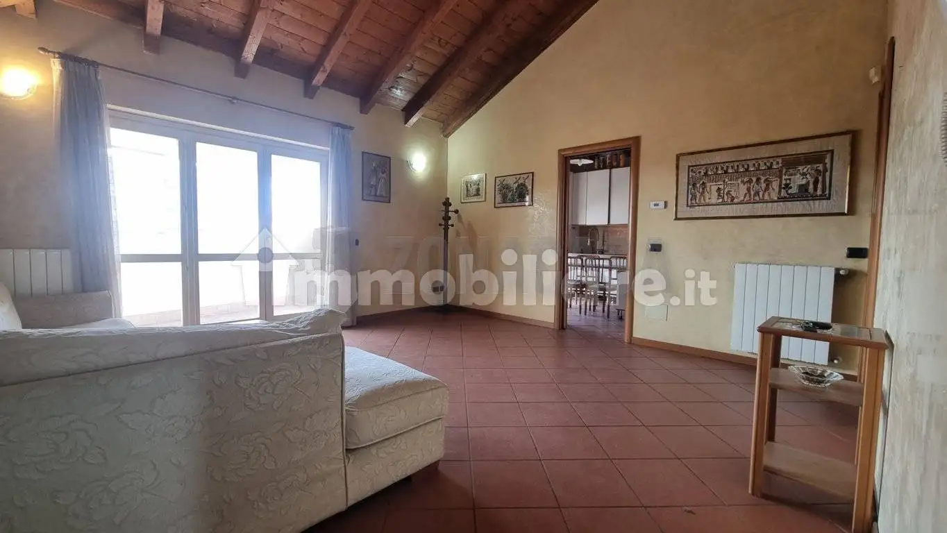 Trilocale via Angelo Pegoraro, Cascinetta, Gallarate - foto 3