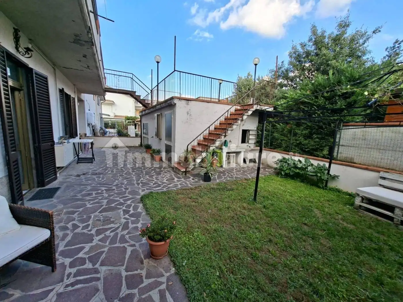 Casa indipendente in vendita a Prato