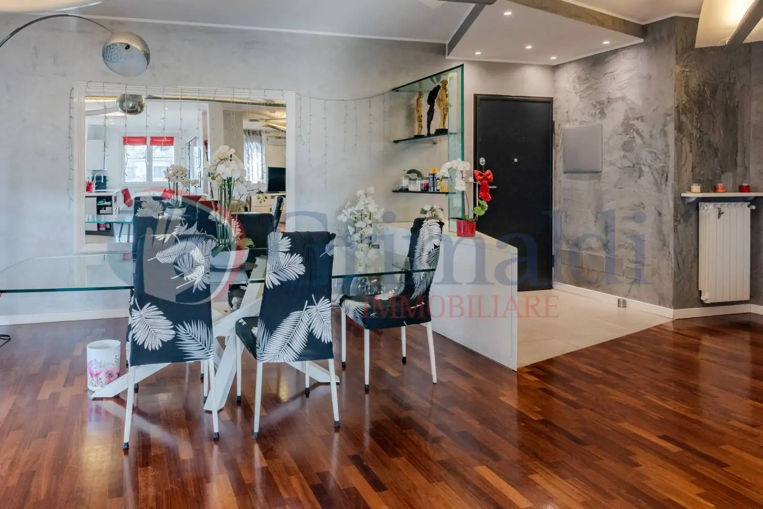 Appartamento via Monte Grappa 17, Centro, Arese - foto 2