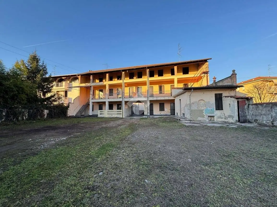 Villa in vendita a Bellinzago Novarese