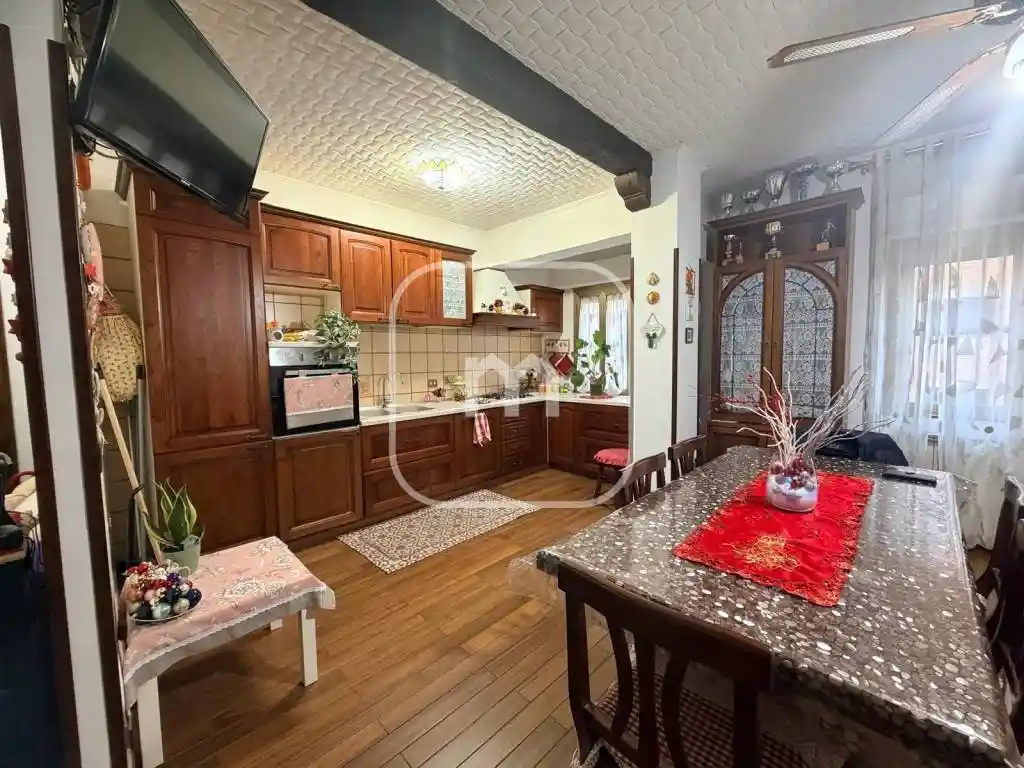 Trilocale via Cornelio Gallo, Quadraro, Roma - foto 2