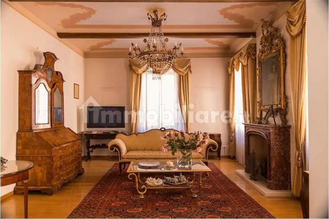 Villa unifamiliare via Ciro Menotti, 33, Centro Storico, Carpi - foto 5