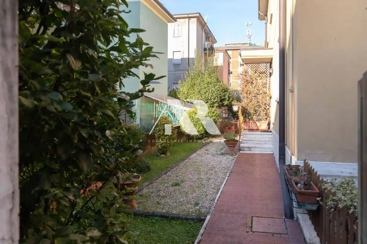 Quadrilocale via Italo Montemezzi 3, Santa Croce, Verona - foto 3