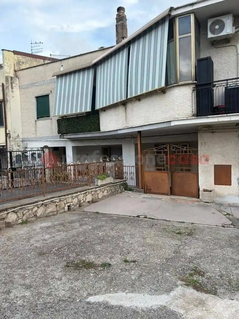 Trilocale via dei Narcisi, 29, Collefiorito, Guidonia Montecelio - foto 2