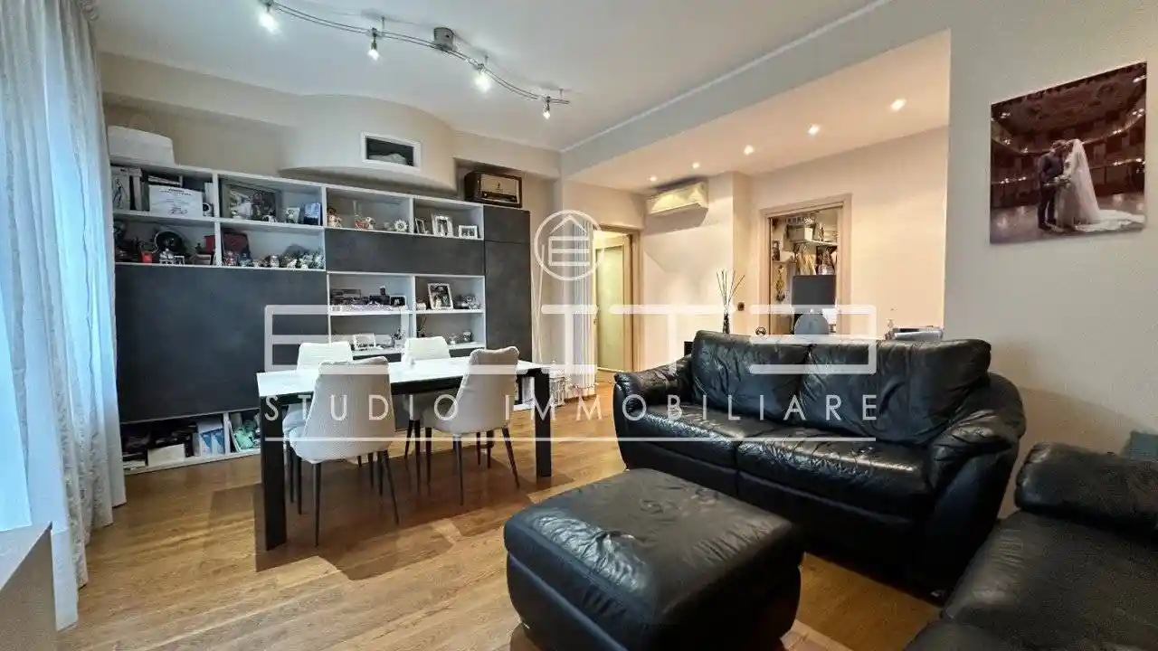 Appartamento ottimo stato, secondo piano, Regione, Ancona - foto 2