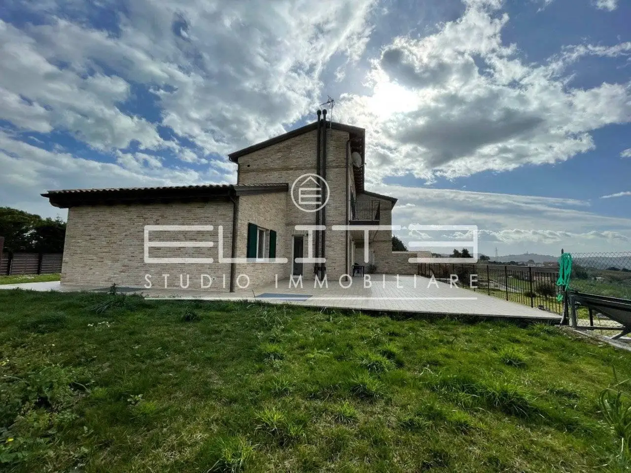 Appartamento in vendita a Falconara Marittima