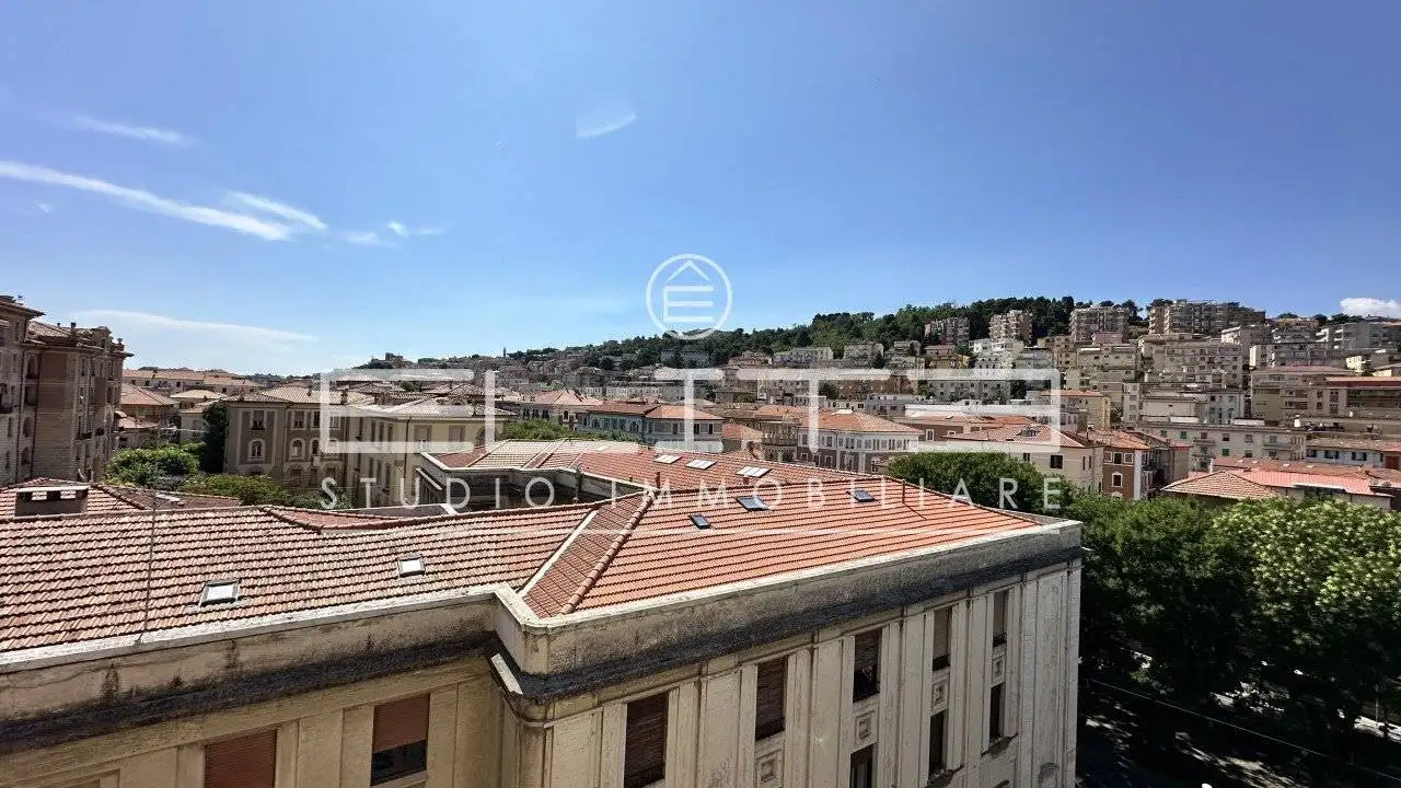 Appartamento in vendita a Ancona