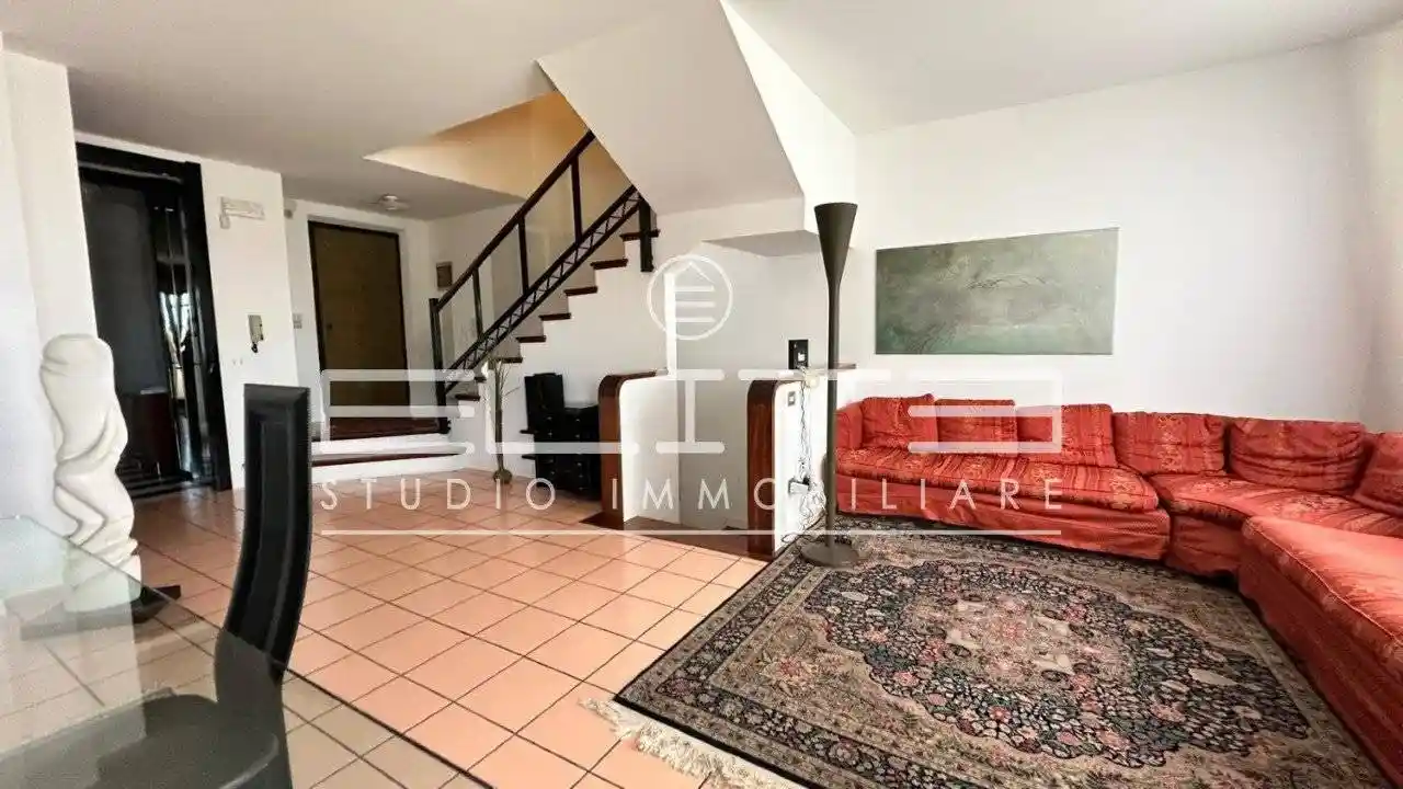 Villa a schiera via Brecce Bianche, Brecce Bianche, Ancona - foto 2