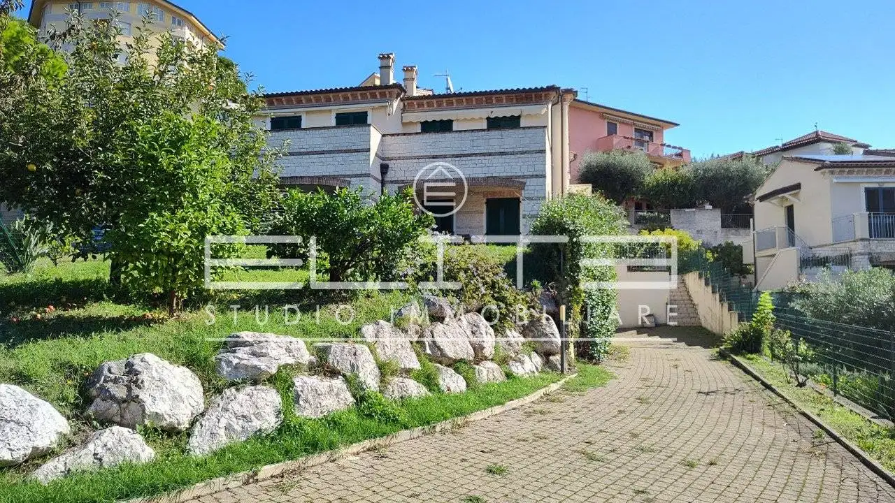 Villa in vendita a Sirolo