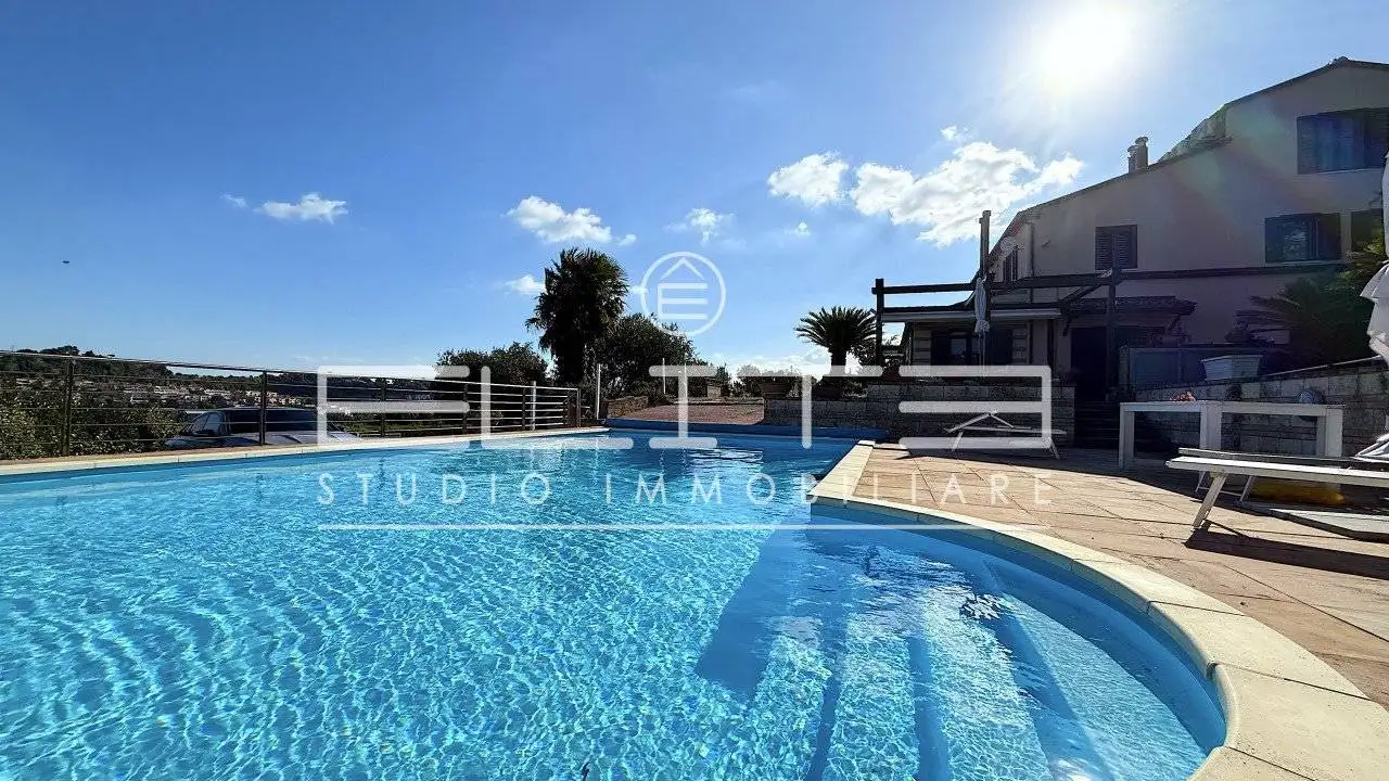 Villa in vendita a Ancona