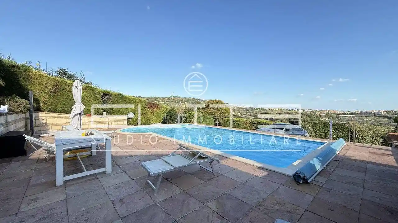 Villa unifamiliare, ottimo stato, 220 m², Candia, Ancona - foto 2
