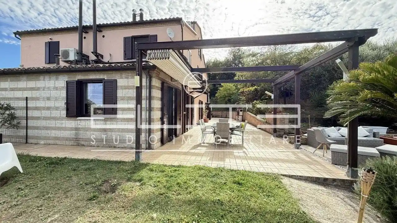 Villa unifamiliare, ottimo stato, 220 m², Candia, Ancona - foto 5