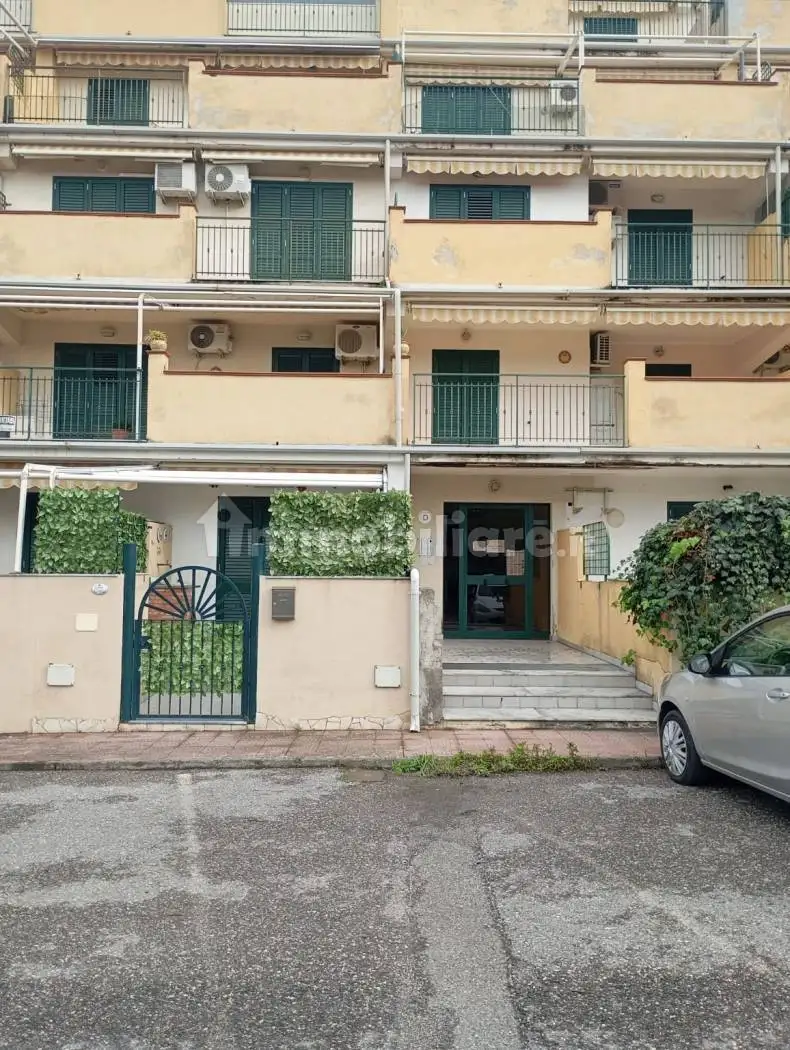 Palazzo - Edificio in vendita a Santa Teresa di Riva