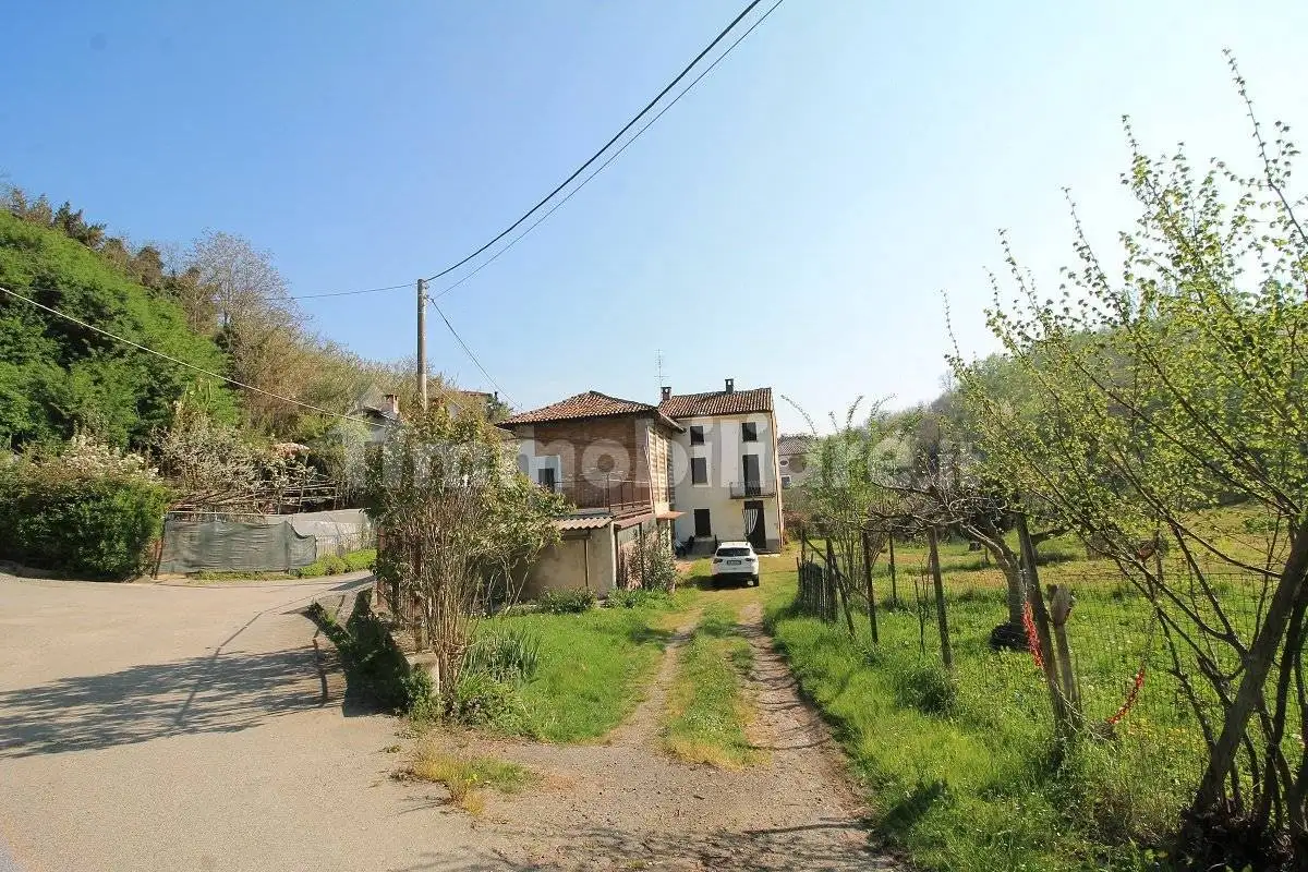 Rustico - Casale in vendita a Mombaruzzo