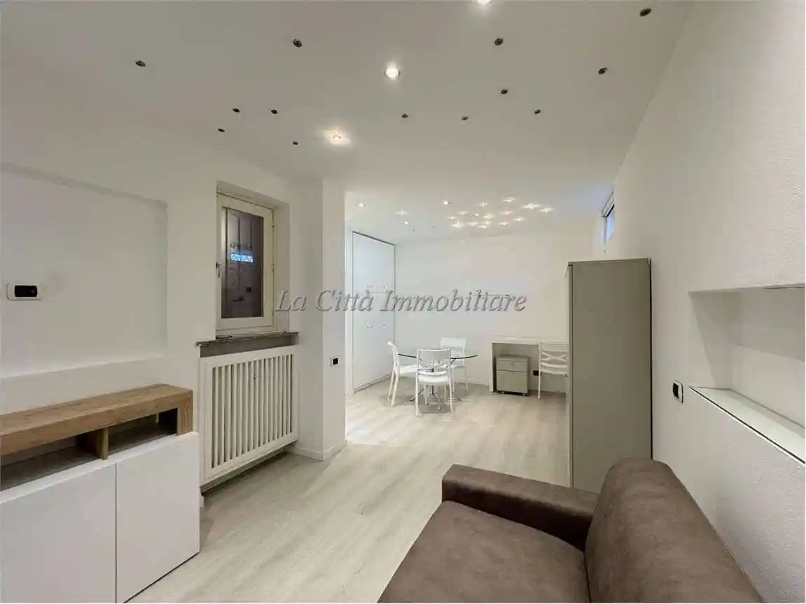 Monolocale via Fratelli Rosselli, 10, Centro Storico, Novara - foto 2