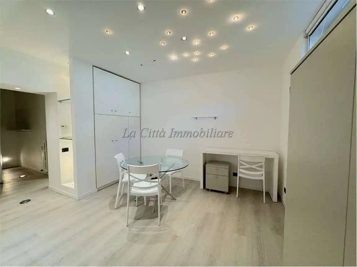 Monolocale via Fratelli Rosselli, 10, Centro Storico, Novara - foto 4