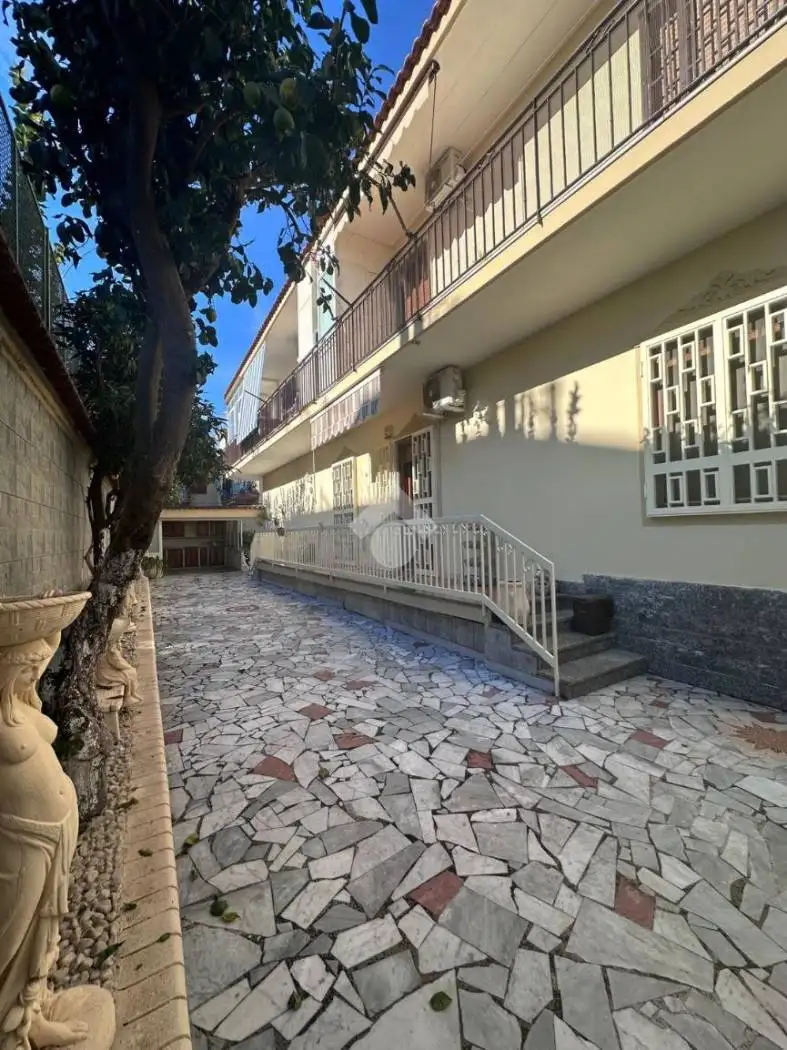 Trilocale via Martiri delle Foibe 6, Centro, Cardito - foto 3