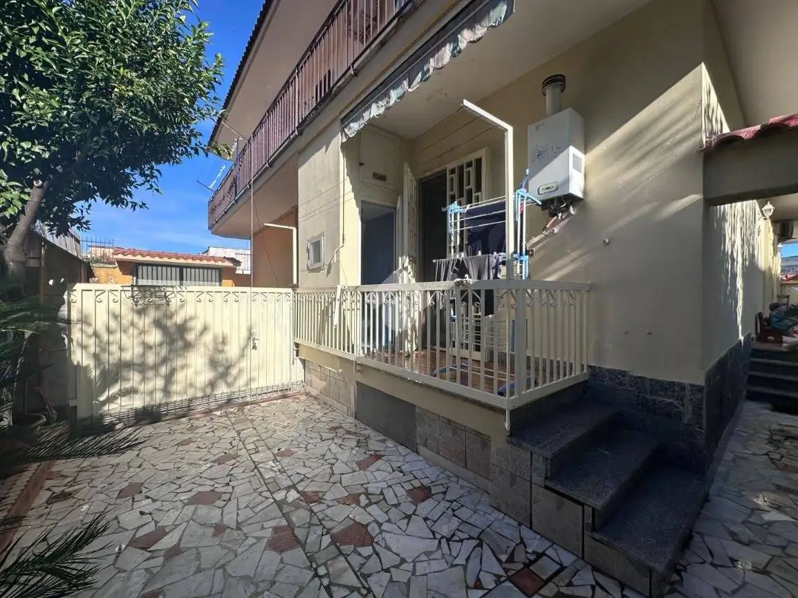 Trilocale via Martiri delle Foibe 6, Centro, Cardito - foto 5