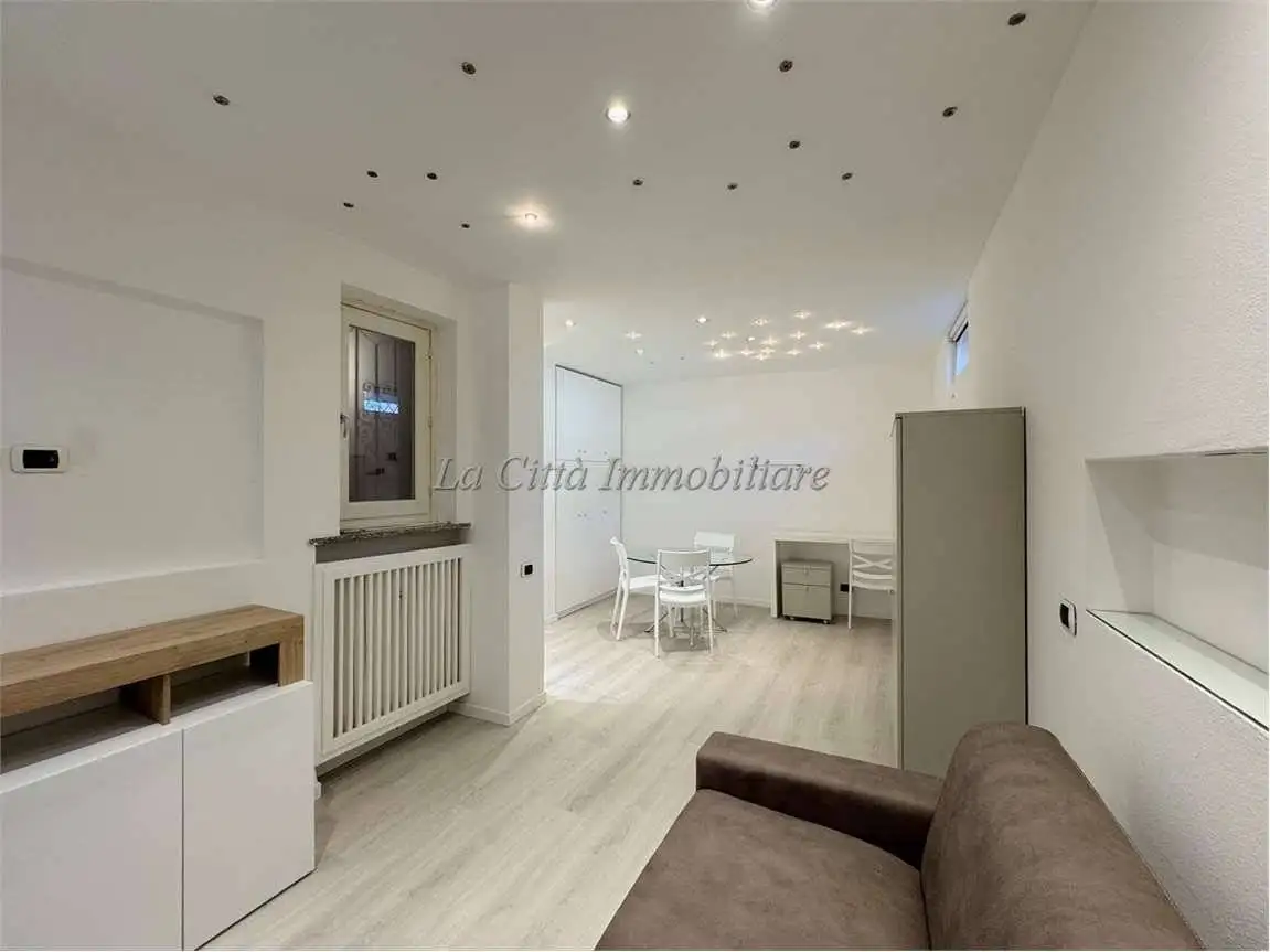 Monolocale via Fratelli Rosselli, 10, Centro Storico, Novara - foto 2