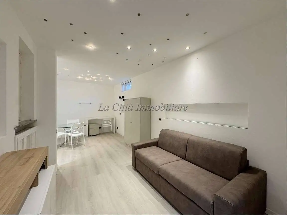 Monolocale via Fratelli Rosselli, 10, Centro Storico, Novara - foto 3