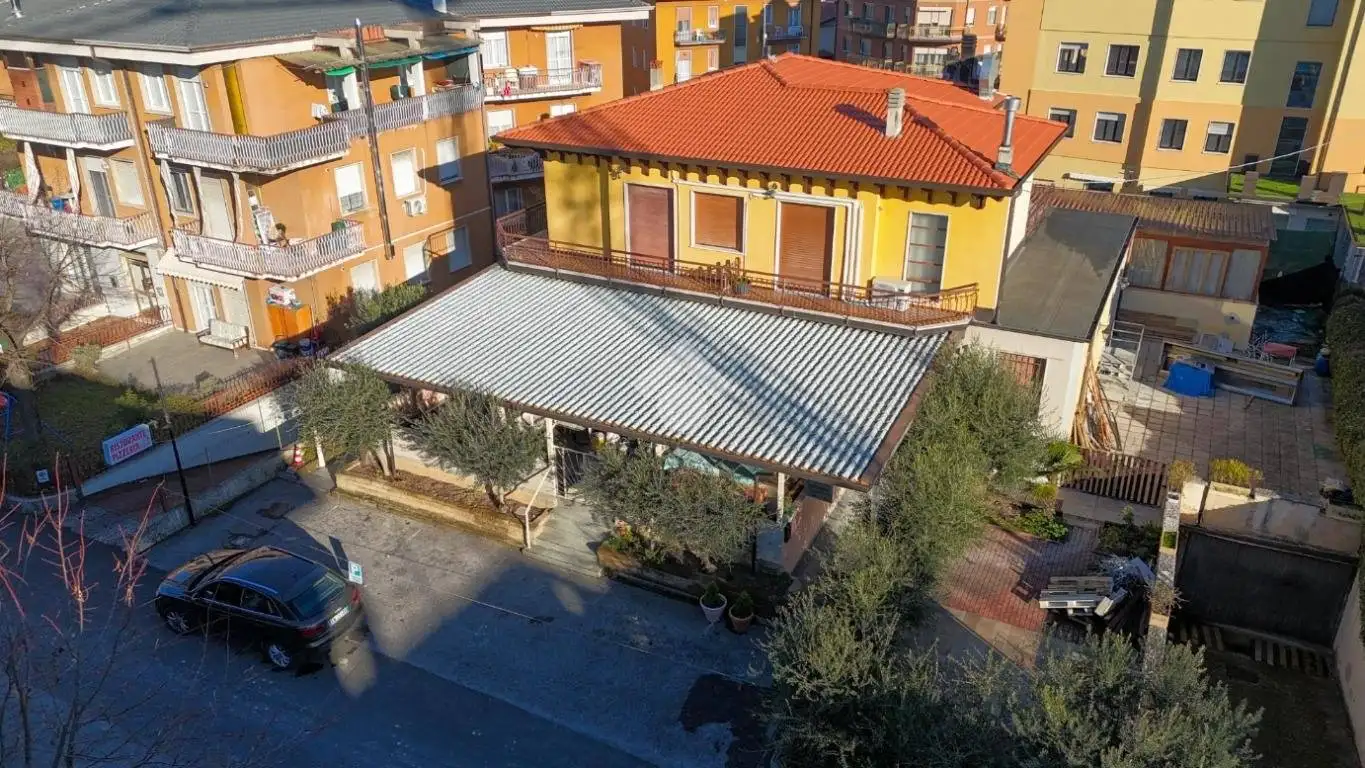 Palazzo - Edificio in vendita a Peschiera del Garda