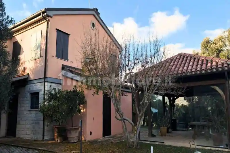 Casa indipendente in vendita a Sirolo