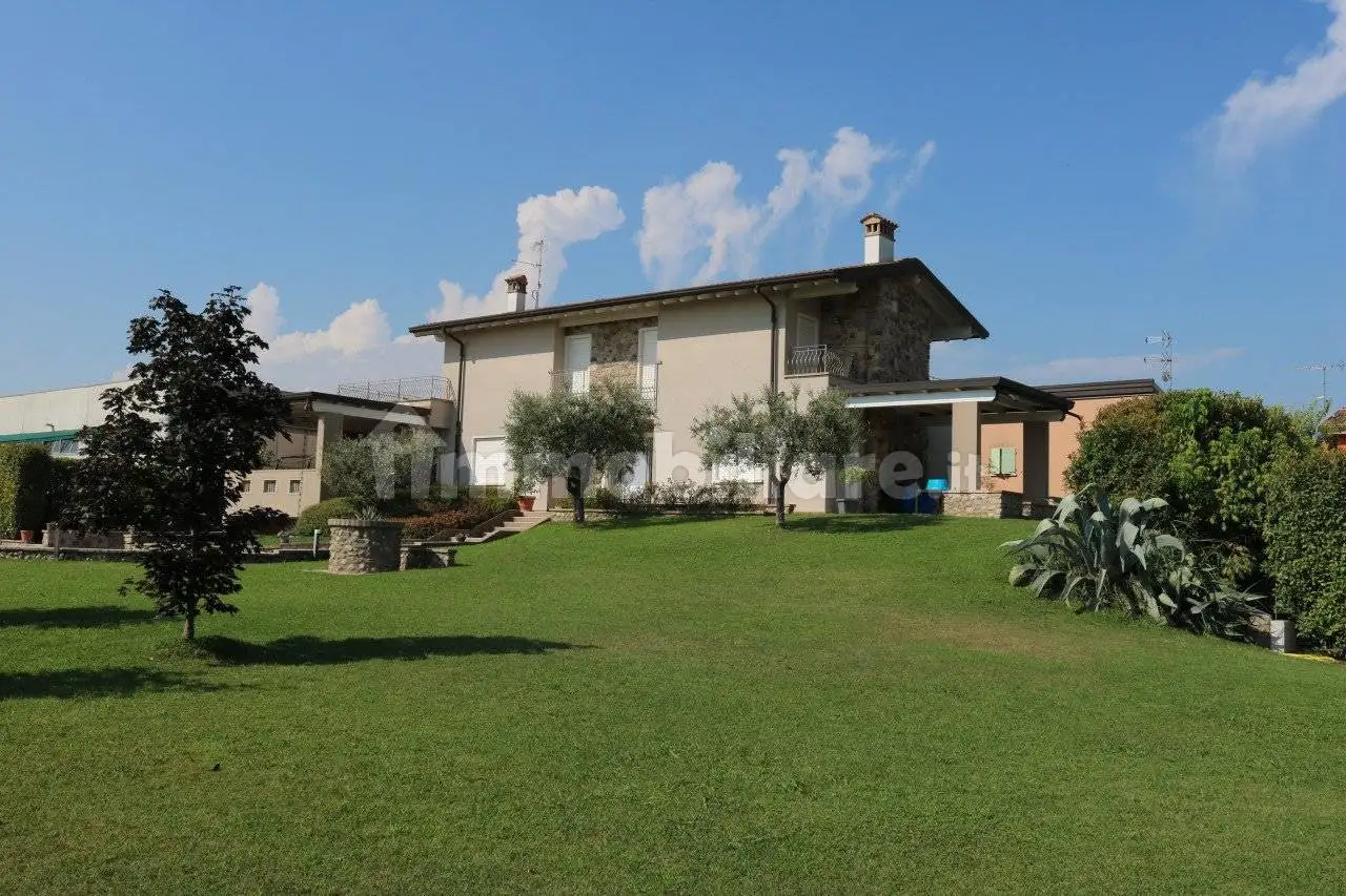 Villa in vendita a Castiglione delle Stiviere