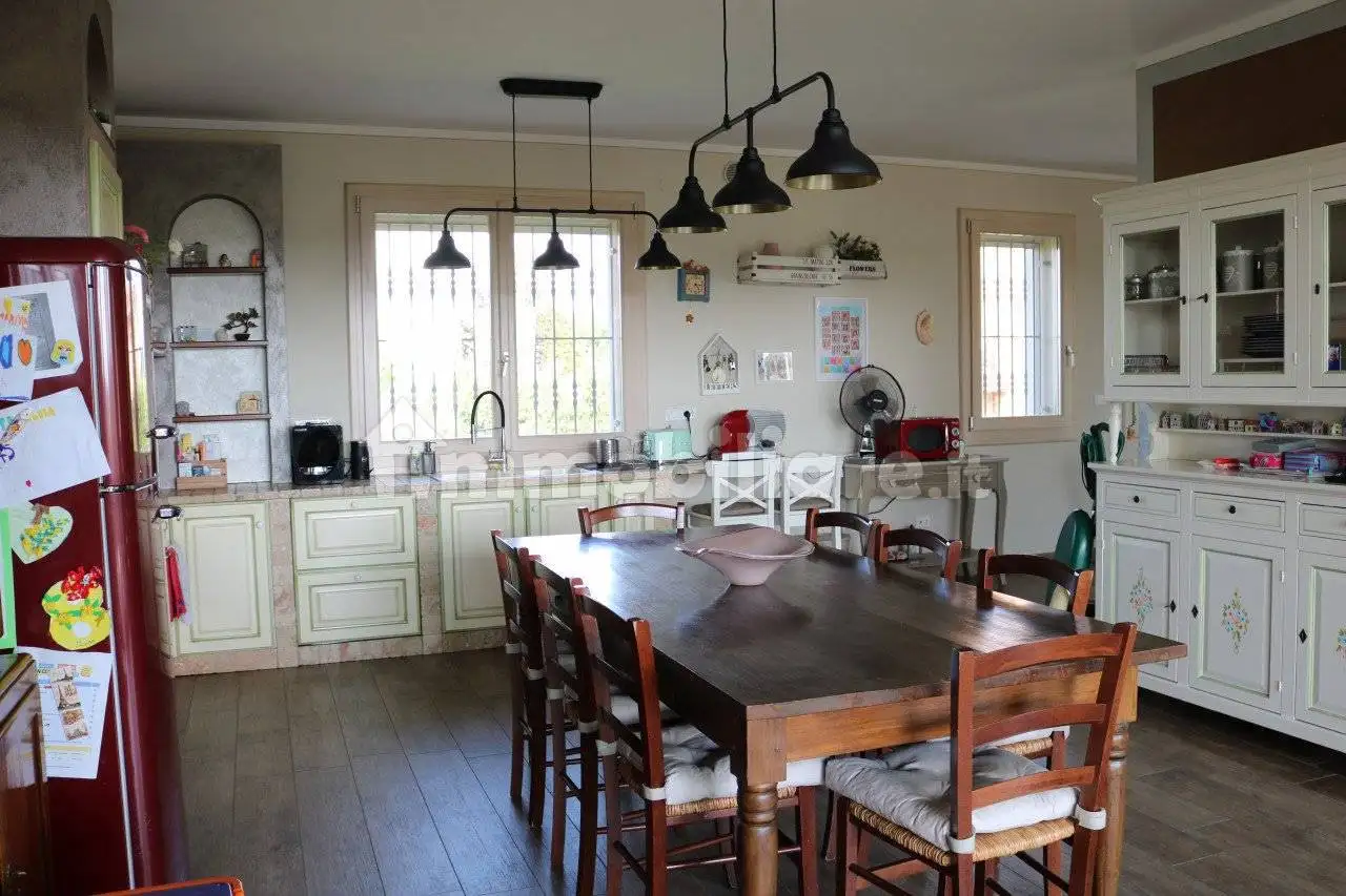 Villa unifamiliare via Mantova Vecchia, Castiglione delle Stiviere - foto 3