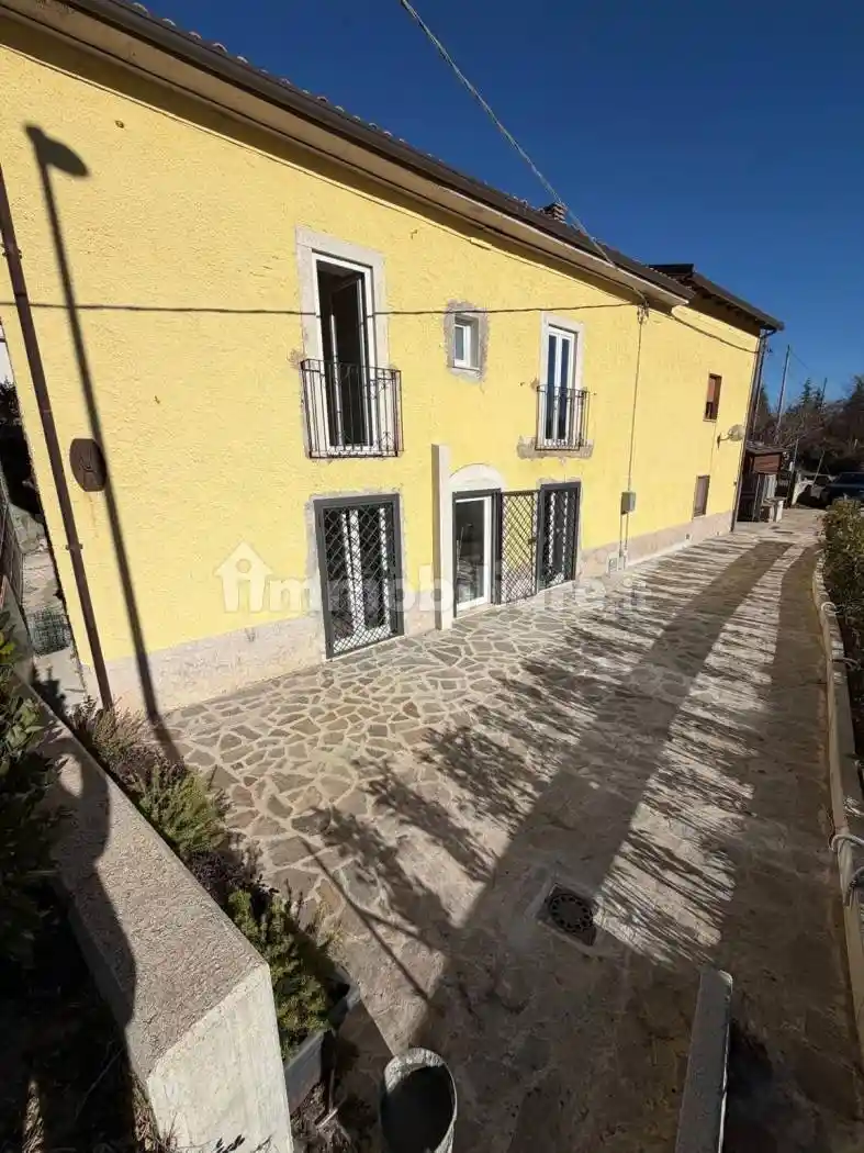 Casa indipendente in vendita a Scoppito