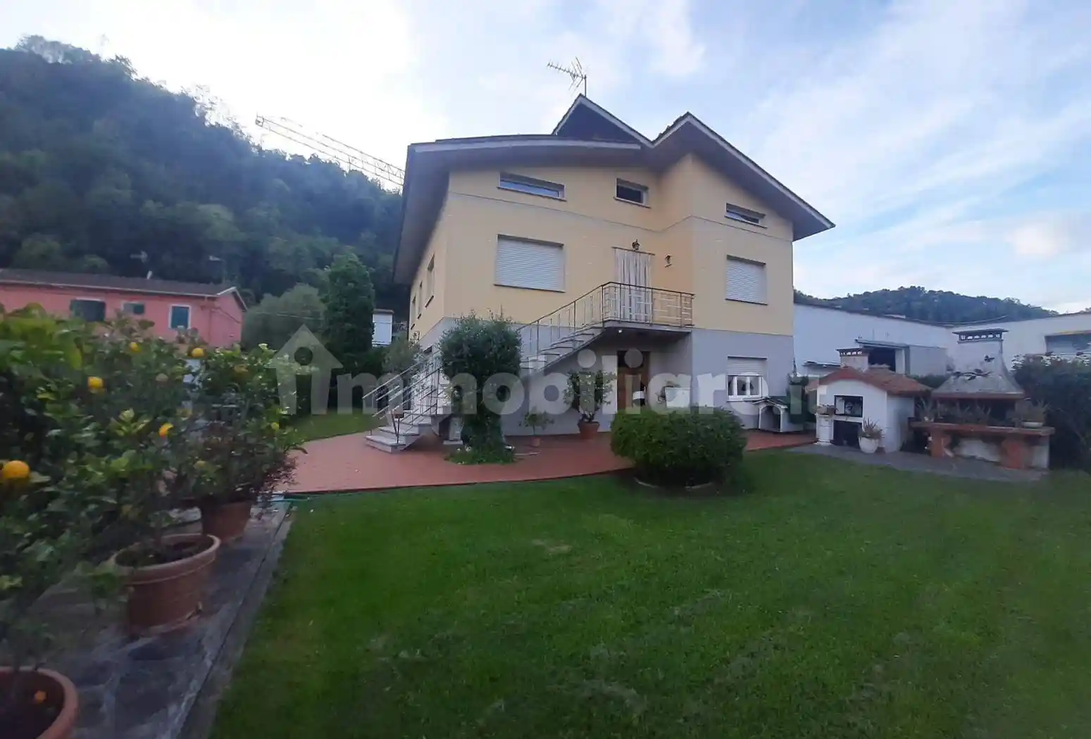 Villa in vendita a Pescia