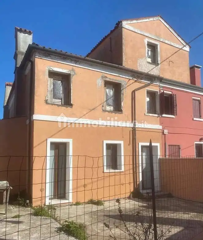 Casa indipendente in asta a Venezia
