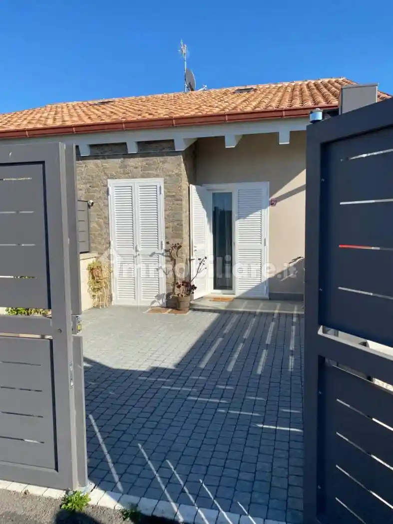 Villa bifamiliare via Alserio, Morena, Roma - foto 2