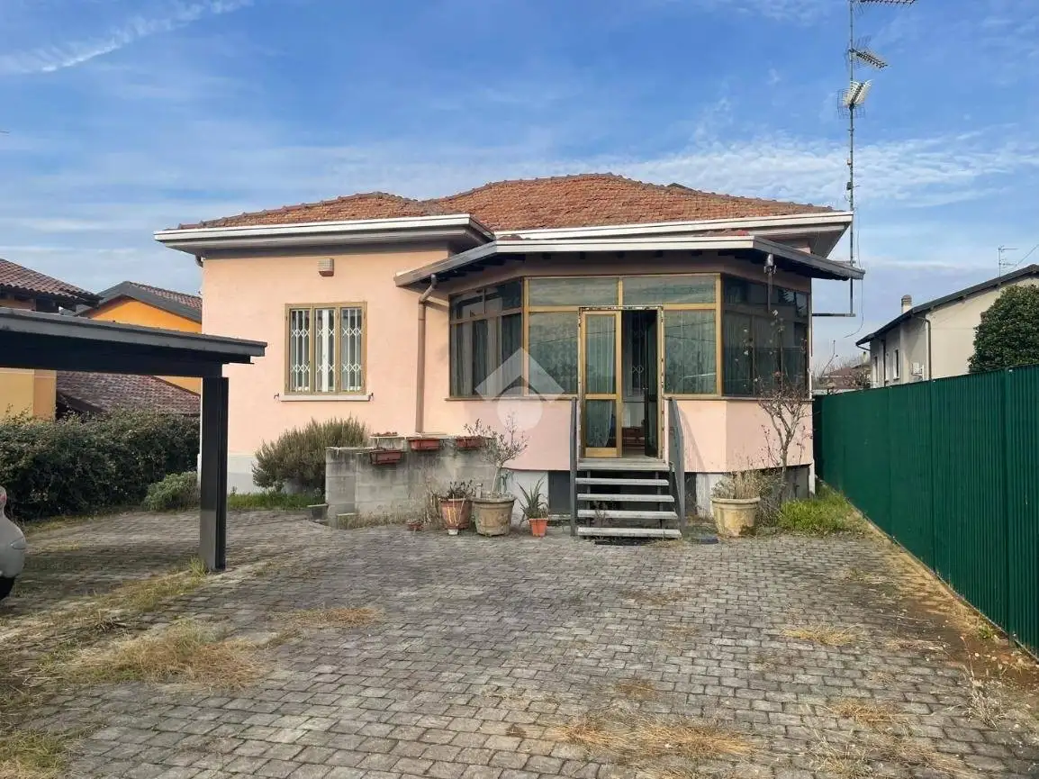 Villa in vendita a Cardano al Campo