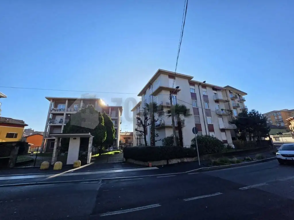 Quadrilocale via Vittorio Veneto, Centro, Arona - foto 2