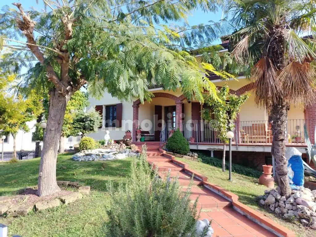 Villa in vendita a San Possidonio