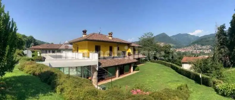 Villa in asta a Pradalunga