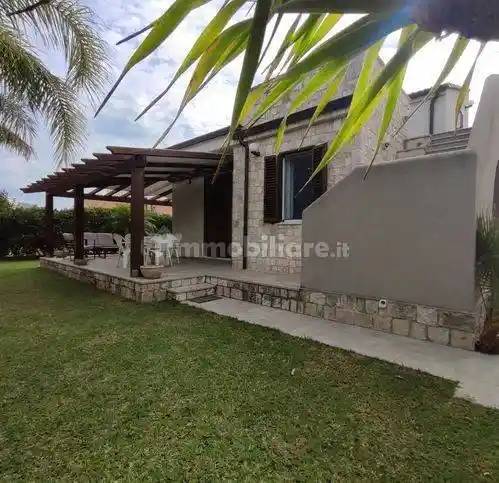 Villa in vendita a Campofelice di Roccella