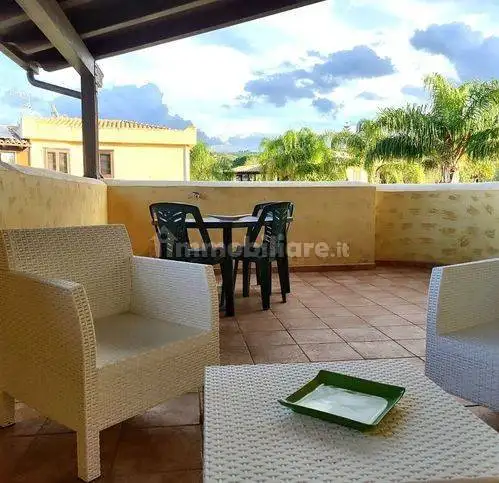 Villetta a schiera in affitto a Campofelice di Roccella