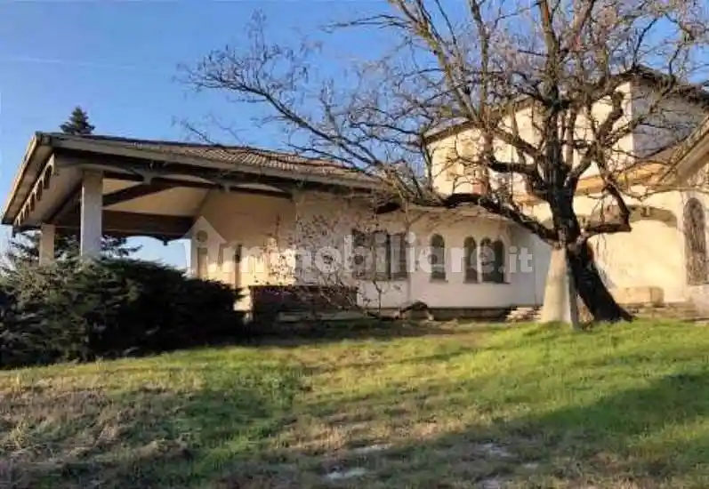 Villa in vendita a Gazzola