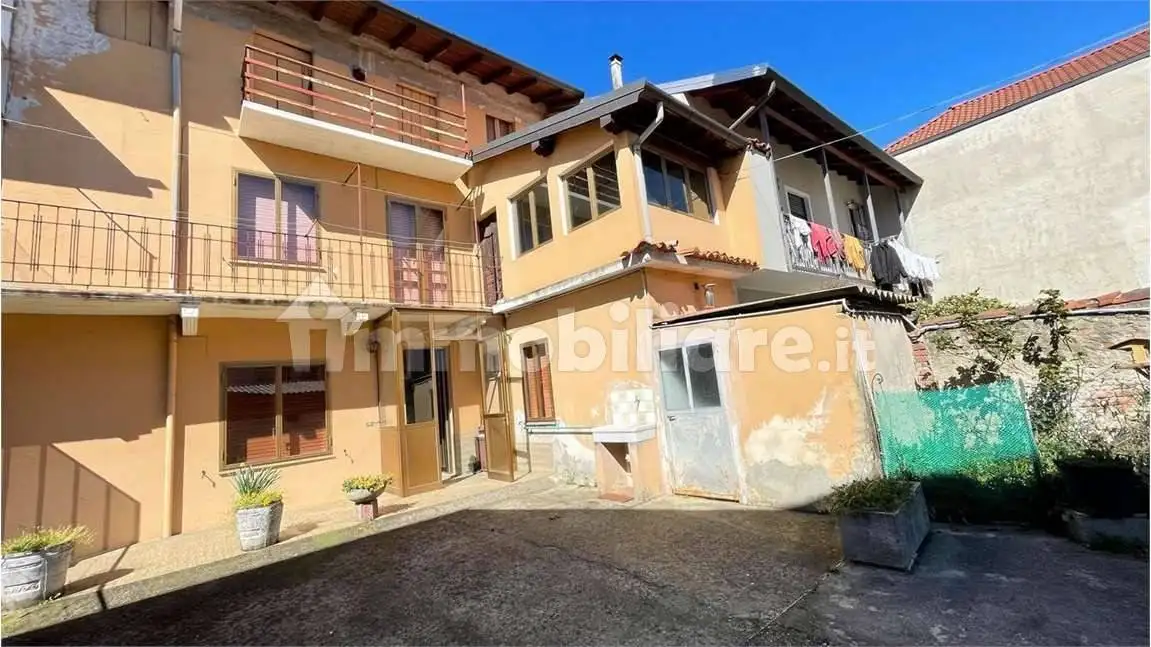 Rustico - Casale in vendita a Bellinzago Novarese