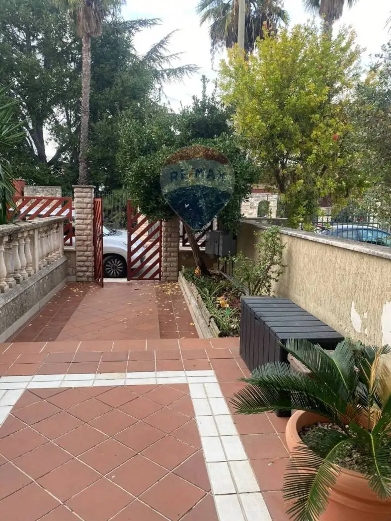 Appartamento in vendita a Campi Salentina