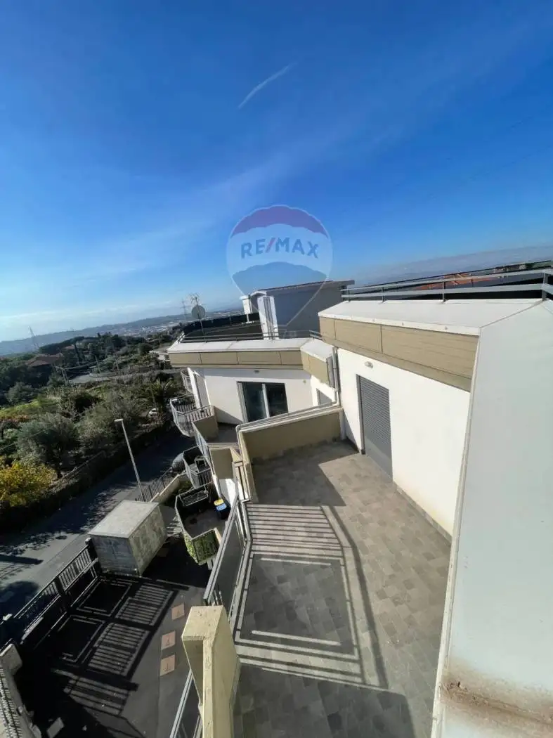 Appartamento in vendita a Camporotondo Etneo