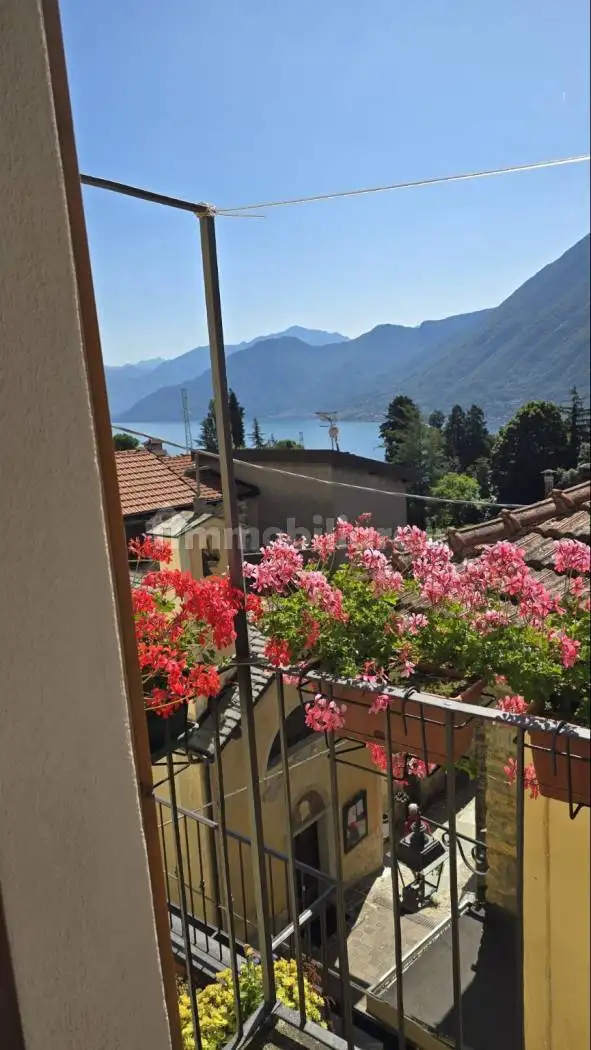 Casa indipendente in vendita a Dizzasco