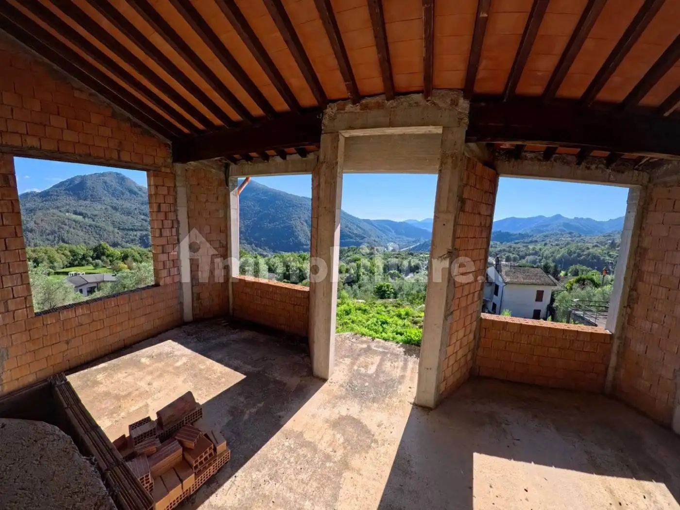 Casa indipendente in vendita a Podenzana