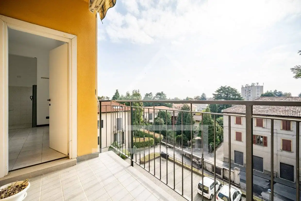 Quadrilocale via Giuseppe Garibaldi 5, Centro, Casatenovo - foto 3